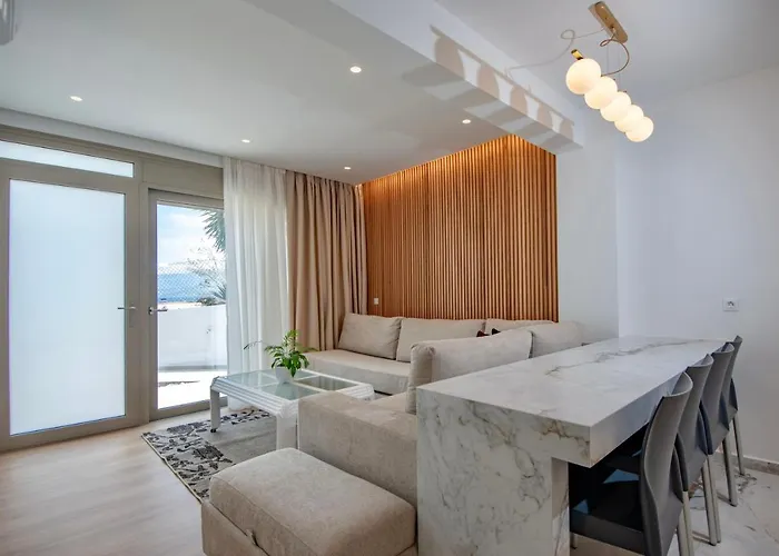 Lucy\'S Apartment